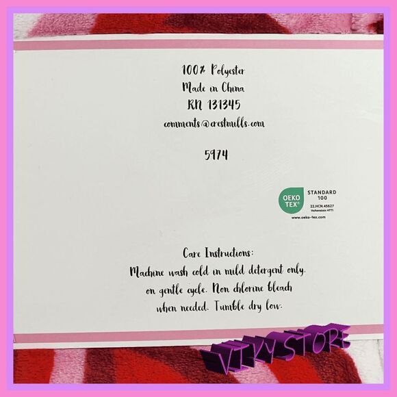 NWT Hugh and Kissed Red Kiss Throw: Romantic Comfort NWT - Picture 4 of 5